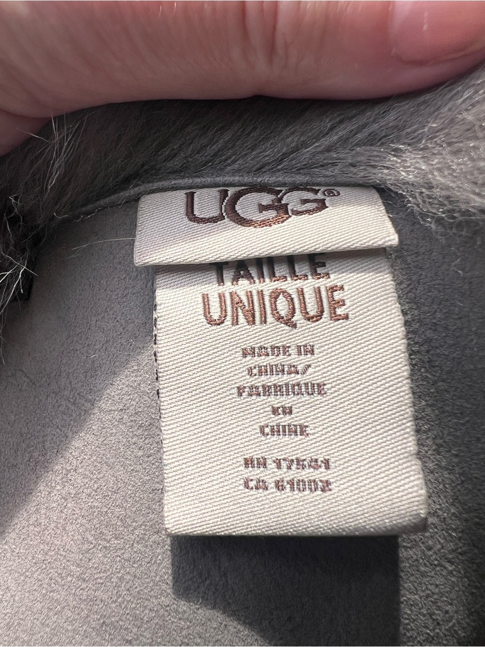 NWOT - UGG Real Dyed Shearling Shawl Wrap. OS - Picture 9 of 12